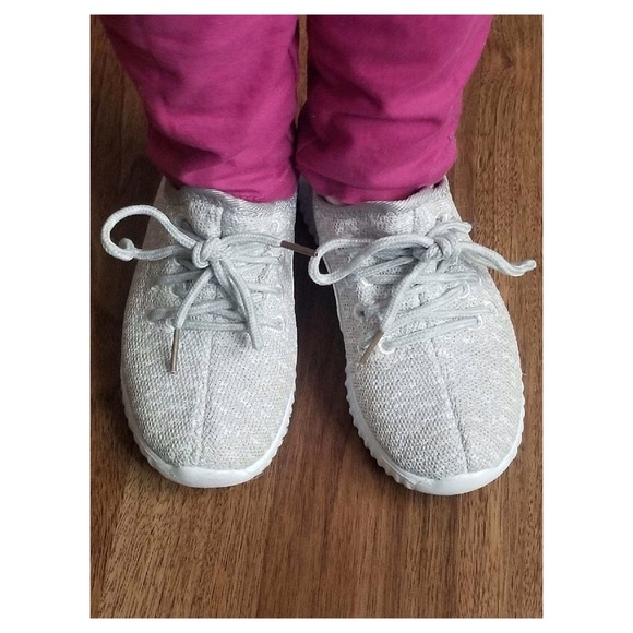 Kids Unisex Fly Knit Sneakers - Picture 2 of 6